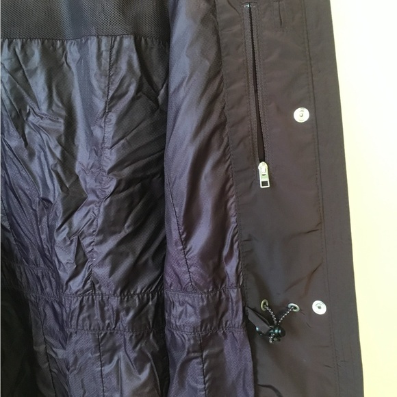 Athleta Women's Mid Length Downpour Hooded Jacket - Picture 5 of 8